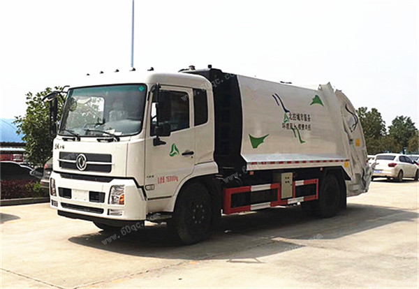 東風天錦壓縮式垃圾車白綠涂裝發(fā)往山東郯城