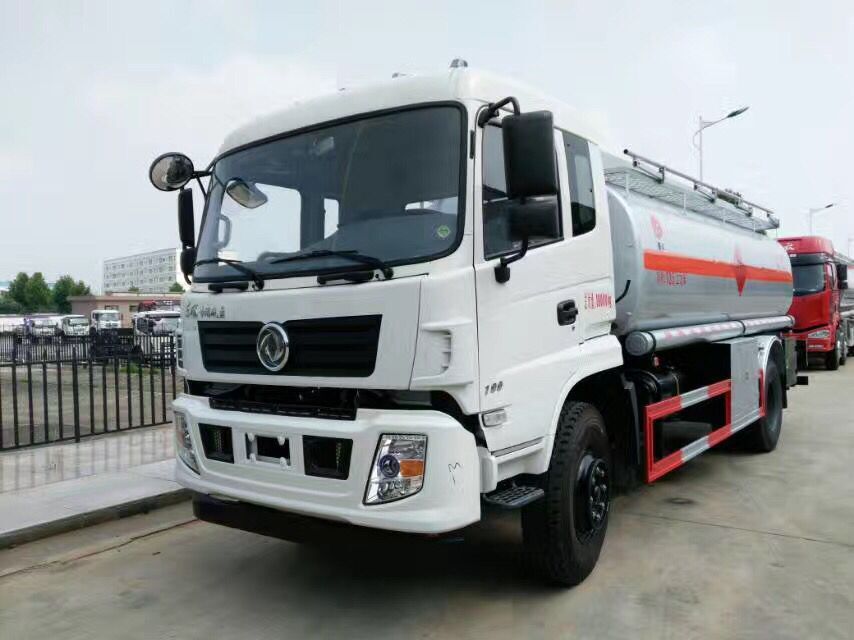 國五東風(fēng)新款后八輪運油車