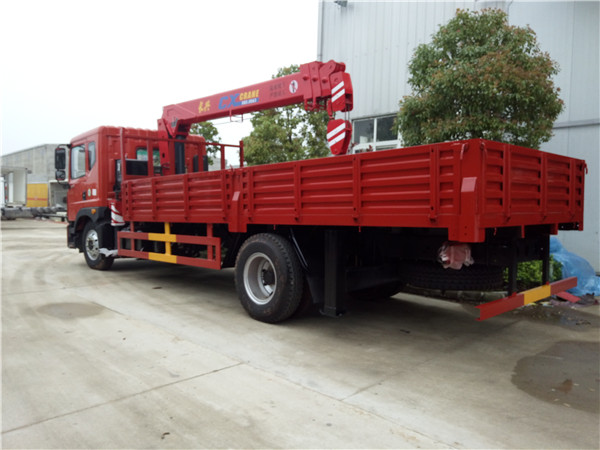 東風(fēng)多利卡長(zhǎng)興5噸隨車吊 東風(fēng)多利卡長(zhǎng)興5噸隨車吊