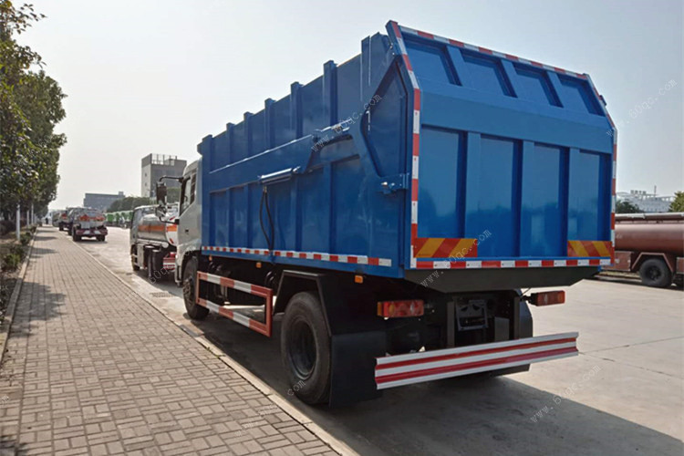 國五東風(fēng)新款壓縮對接式垃圾車