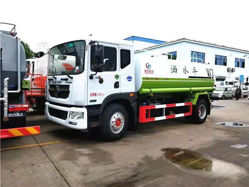 河南新鄉購置一輛國六東風D9灑水車