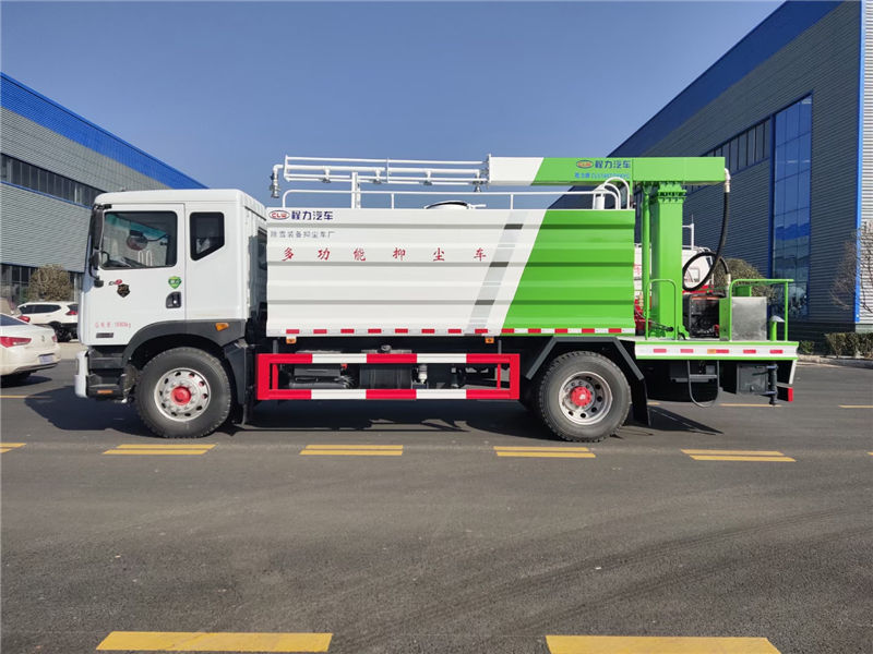 東風(fēng)多利卡鐵路抑塵車(chē)