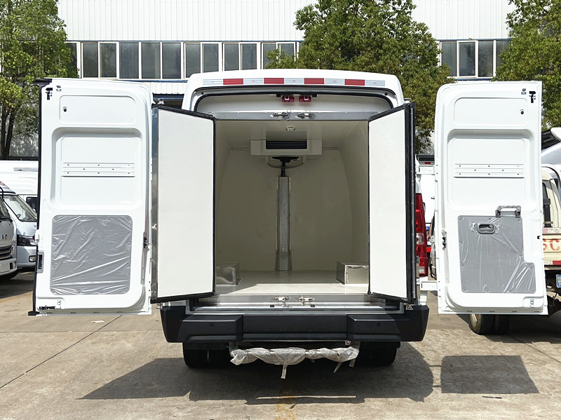 依維柯長(zhǎng)軸短軸冷藏車(chē)